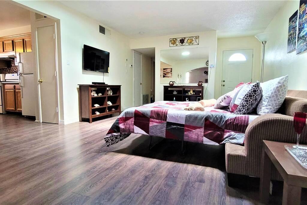 Vacation Home 3.5 Mi To Strip/Dt/Outlt Up To 8 Gst Лас-Вегас Экстерьер фото